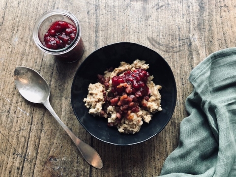 Gammeldags middagsgrøt: motti (nävgröt) -old Scandinavian dinner porridge