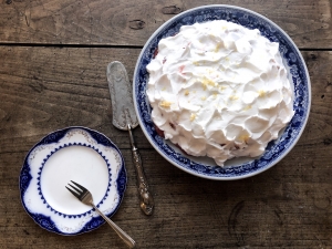 Glutenfri mandelkake med ripscurd og marengs -almond cake with red currants and meringue (glutenfree)